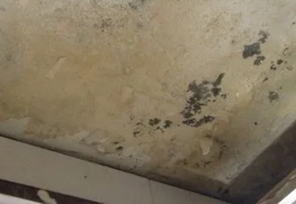 郑州管城区阳台漏水维修公司分享下郑州管城区卫生间渗水维修需要注意哪些问题。