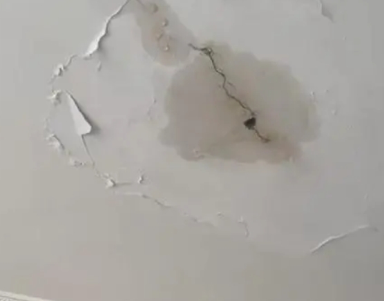 郑州管城区阳台漏水维修公司分享下屋面防水工程质量问题原因分析